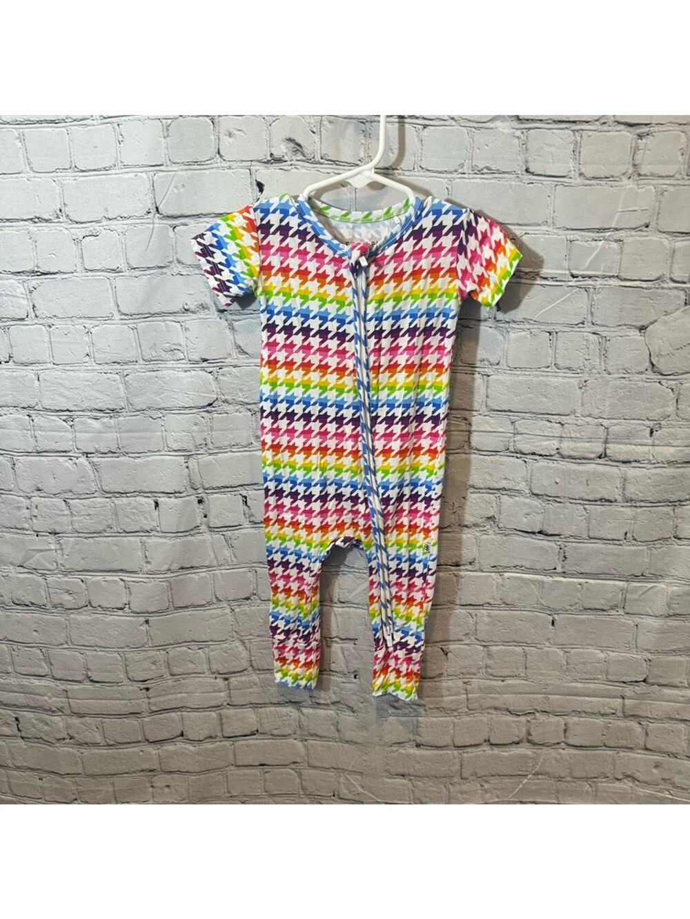 Little Bum Bums Rainbow Pattern Short Sleeve Bamboo Zippie